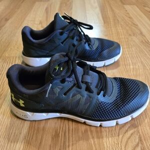 Under Armour Black and Neon Green Running Shoes